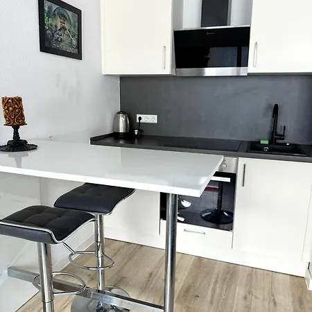 Neu Motoloft Schwarzwaldhochstrasse Zentrum Goldstadt Pforzheim Schloessle Apartment *