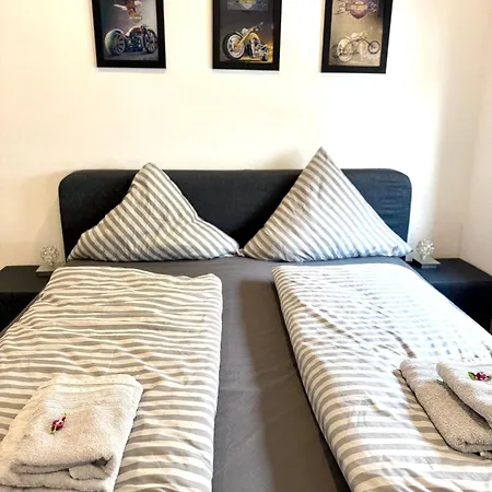 Apartment Neu Motoloft Schwarzwaldhochstrasse Zentrum Goldstadt Pforzheim Schloessle Niederdorla