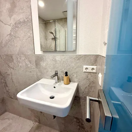 Neu Motoloft Schwarzwaldhochstrasse Zentrum Goldstadt Pforzheim Schloessle Apartment