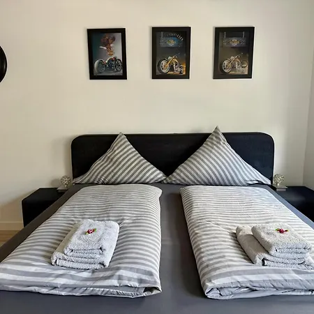 Neu Motoloft Schwarzwaldhochstrasse Zentrum Goldstadt Pforzheim Schloessle Niederdorla