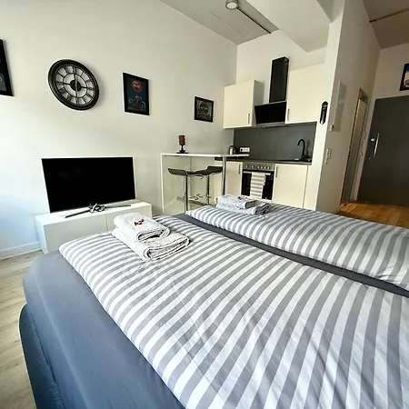 Neu Motoloft Schwarzwaldhochstrasse Zentrum Goldstadt Pforzheim Schloessle Διαμέρισμα