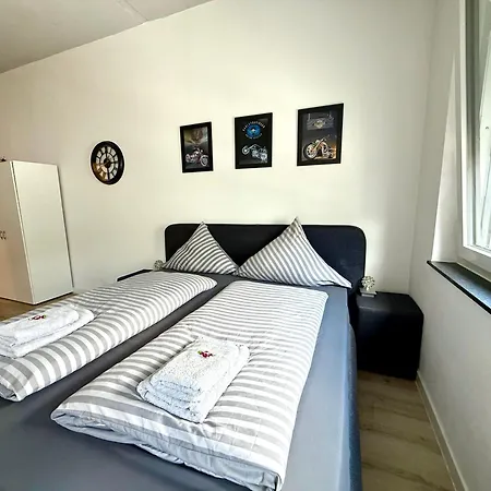 Διαμέρισμα Neu Motoloft Schwarzwaldhochstrasse Zentrum Goldstadt Pforzheim Schloessle Niederdorla
