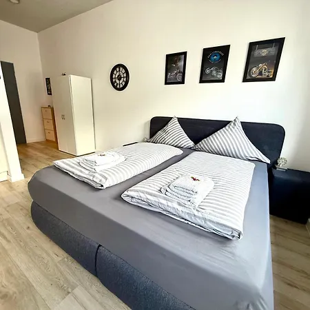 Neu Motoloft Schwarzwaldhochstrasse Zentrum Goldstadt Pforzheim Schloessle Διαμέρισμα *