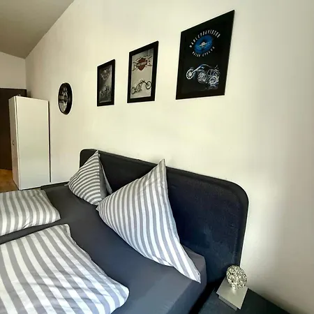 Neu Motoloft Schwarzwaldhochstrasse Zentrum Goldstadt Pforzheim Schloessle * Niederdorla