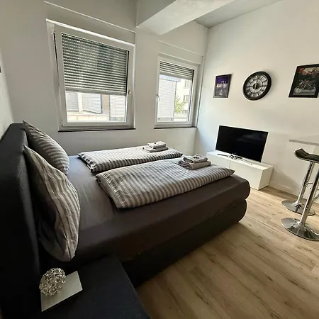 Neu Motoloft Schwarzwaldhochstrasse Zentrum Goldstadt Pforzheim Schloessle Διαμέρισμα Niederdorla