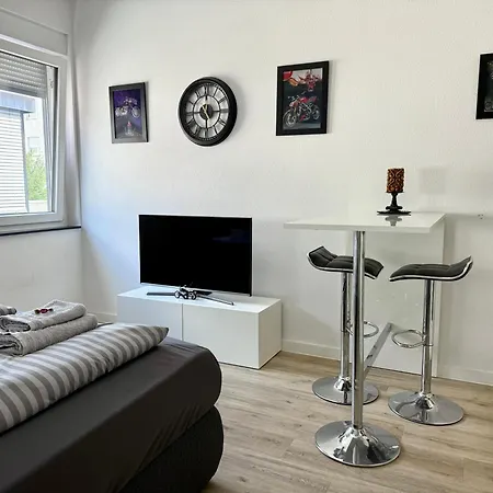 Neu Motoloft Schwarzwaldhochstrasse Zentrum Goldstadt Pforzheim Schloessle * Niederdorla