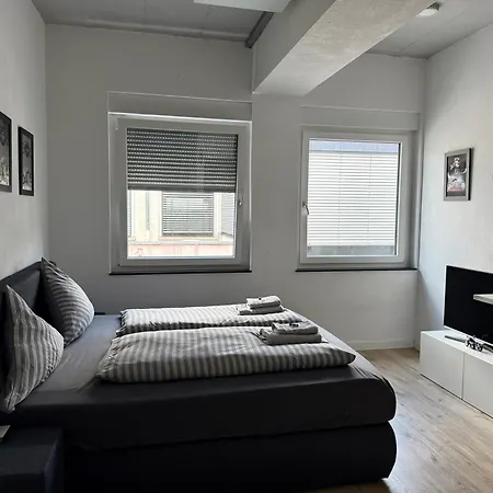 Neu Motoloft Schwarzwaldhochstrasse Zentrum Goldstadt Pforzheim Schloessle Διαμέρισμα *