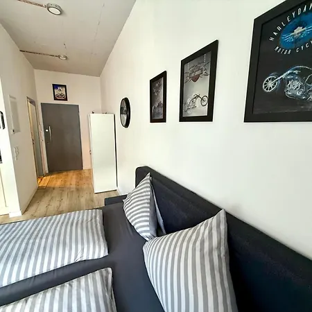 Διαμέρισμα Neu Motoloft Schwarzwaldhochstrasse Zentrum Goldstadt Pforzheim Schloessle Niederdorla